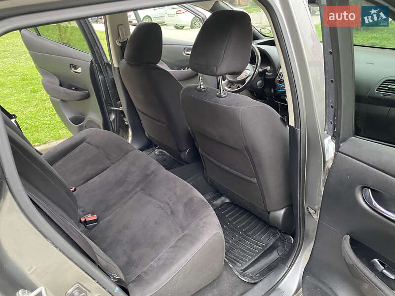 Хэтчбек Nissan Leaf 2015 в Черновцах