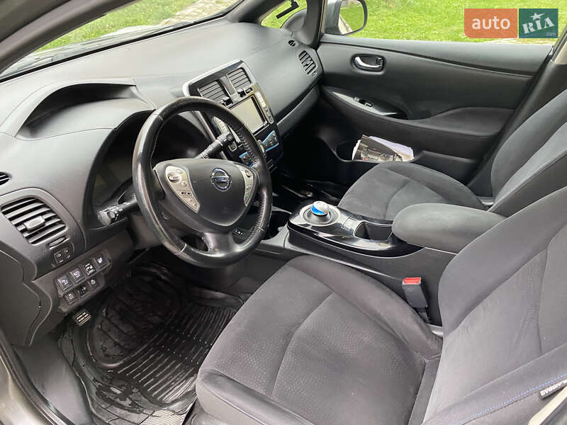 Хэтчбек Nissan Leaf 2015 в Черновцах