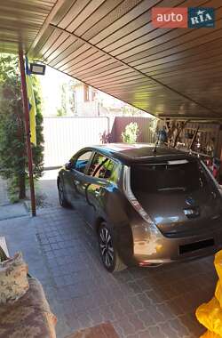 Хэтчбек Nissan Leaf 2017 в Киеве