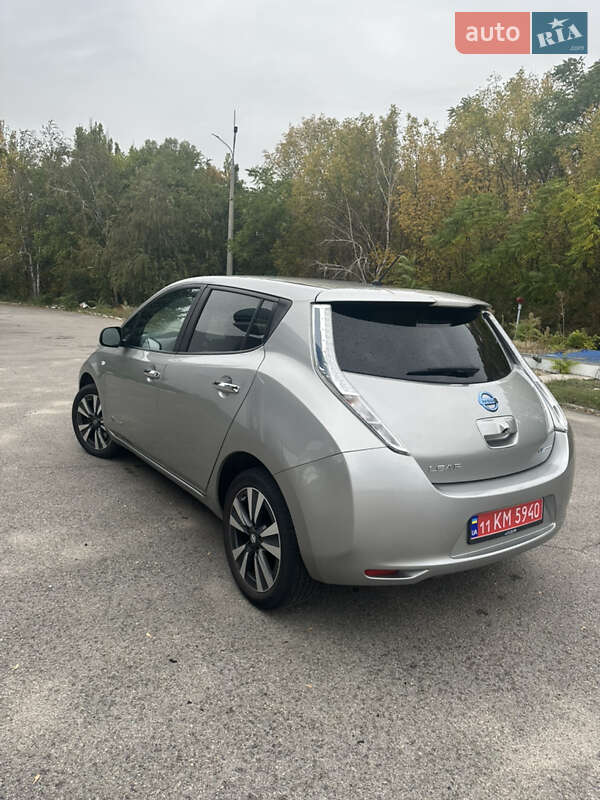 Хетчбек Nissan Leaf 2015 в Кам'янському