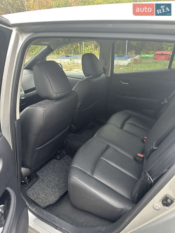 Хетчбек Nissan Leaf 2015 в Кам'янському