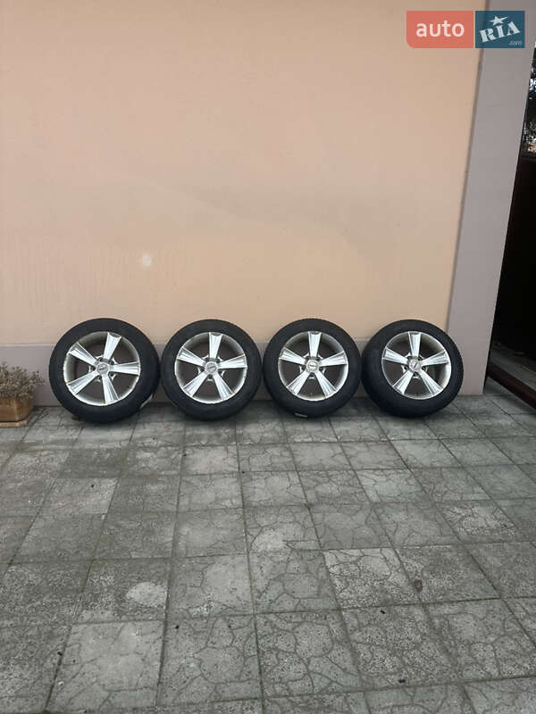 Хетчбек Nissan Leaf 2015 в Кам'янському