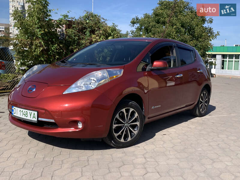 Хетчбек Nissan Leaf 2015 в Львові