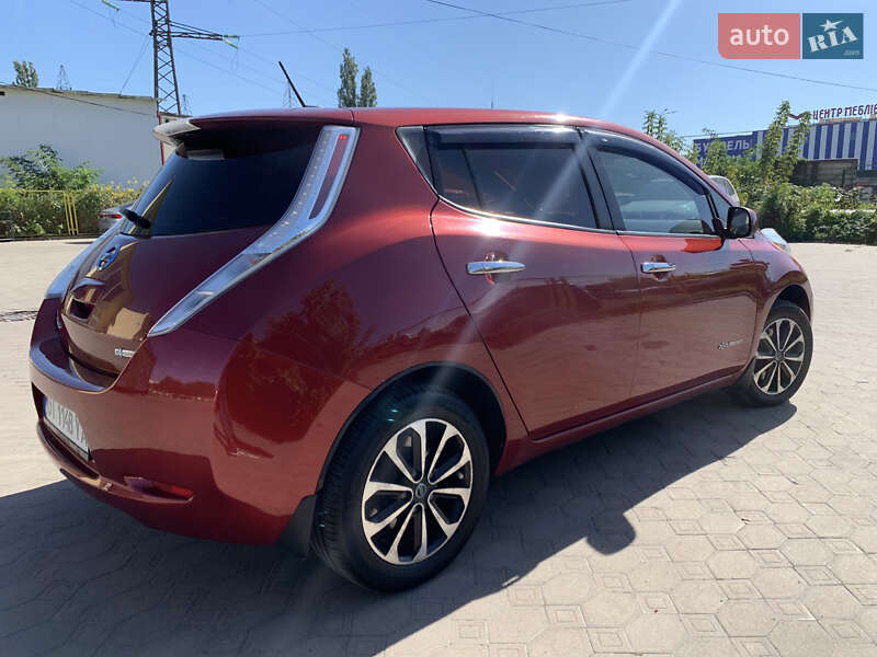 Хетчбек Nissan Leaf 2015 в Львові