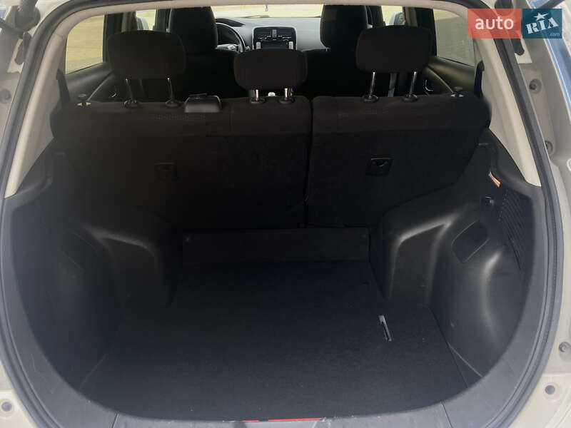 Хетчбек Nissan Leaf 2014 в Івано-Франківську