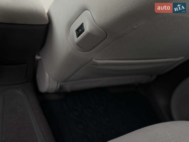 Хетчбек Nissan Leaf 2013 в Вінниці