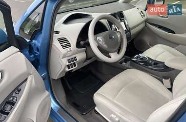 Хетчбек Nissan Leaf 2012 в Чернівцях