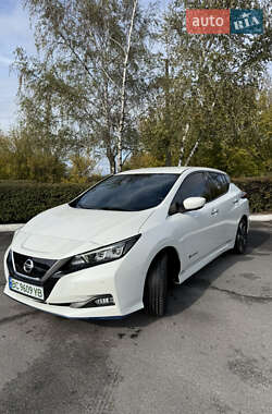 Хэтчбек Nissan Leaf 2019 в Каменском