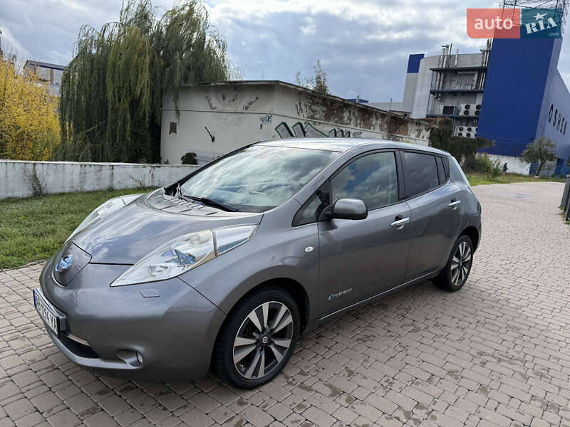 Хетчбек Nissan Leaf 2015 в Вінниці