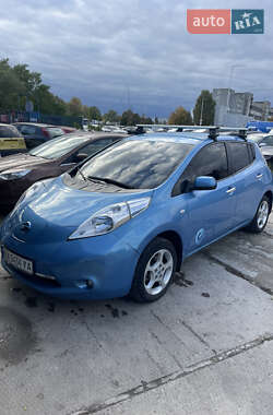 Хэтчбек Nissan Leaf 2011 в 