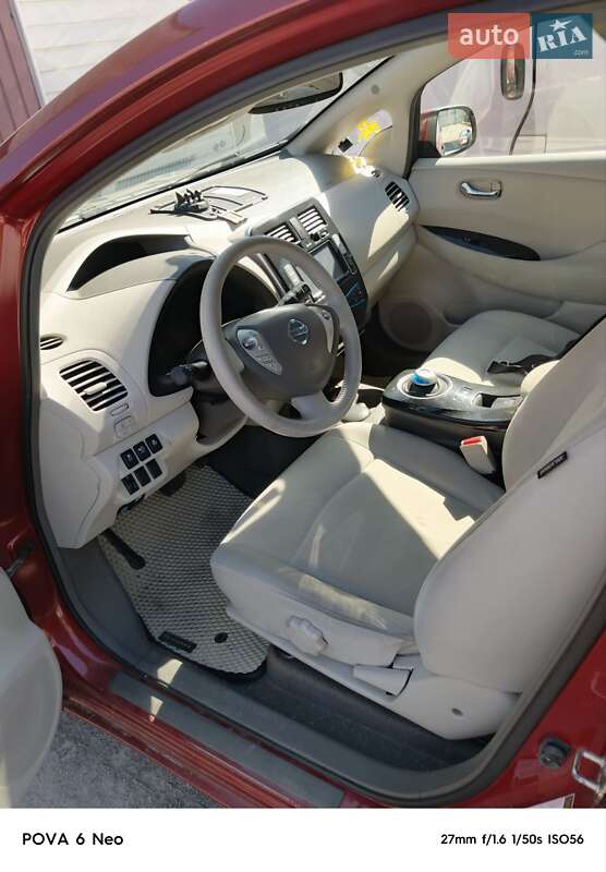 Хетчбек Nissan Leaf 2012 в Бородянці