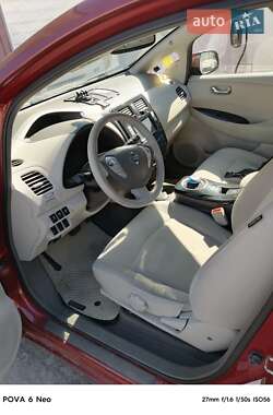 Хетчбек Nissan Leaf 2012 в  фото 2 Хетчбек Nissan Leaf 2012 в