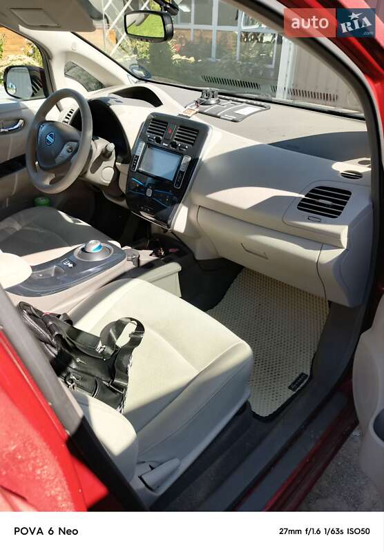 Хетчбек Nissan Leaf 2012 в Бородянці