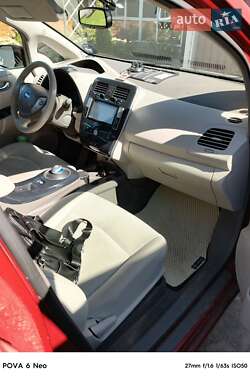 Хетчбек Nissan Leaf 2012 в  фото 6 Хетчбек Nissan Leaf 2012 в