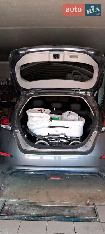 Хэтчбек Nissan Leaf 2021 в Стрые