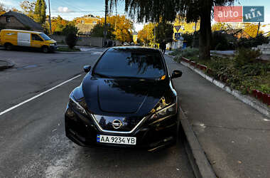 Хэтчбек Nissan Leaf 2019 в Киеве