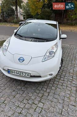 Хетчбек Nissan Leaf 2015 в Миколаєві