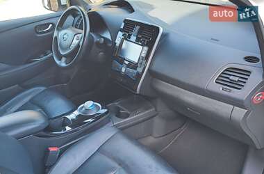 Хэтчбек Nissan Leaf 2015 в 