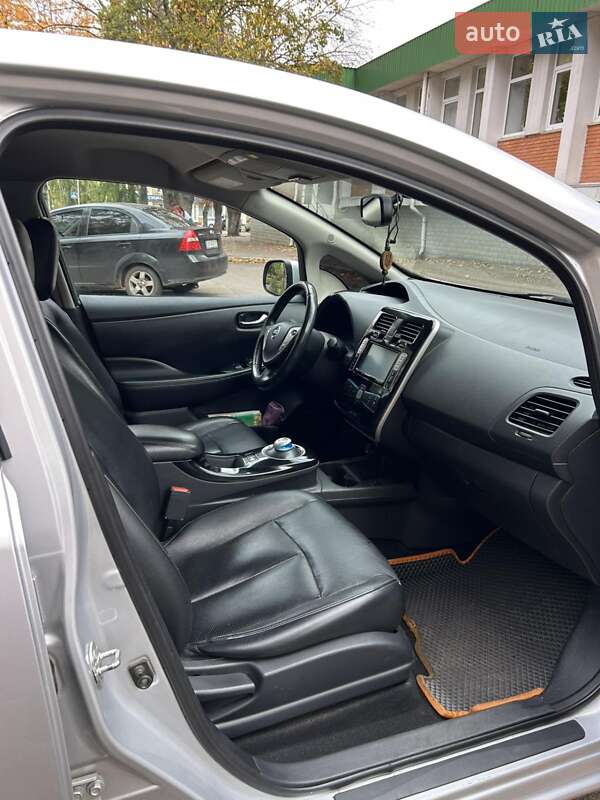Хетчбек Nissan Leaf 2014 в Черкасах фото 4 Хетчбек Nissan Leaf 2014 в Черкасах
