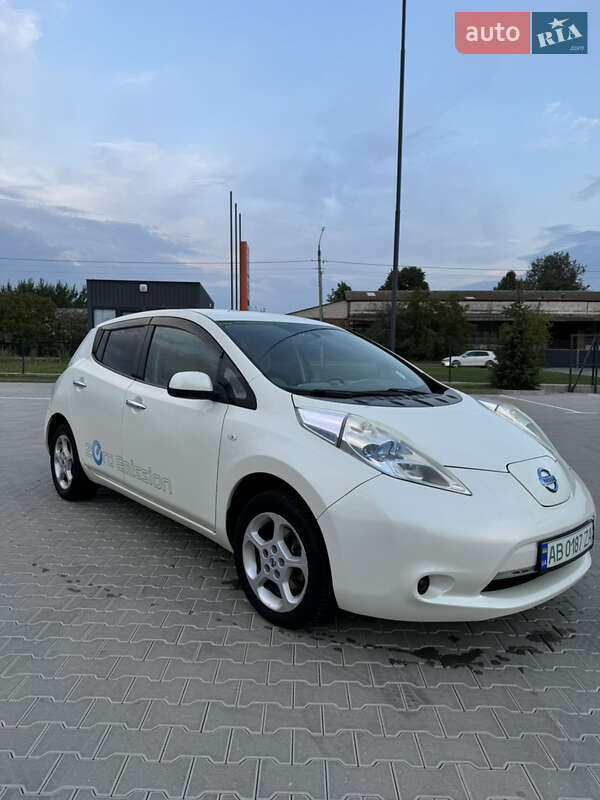 Хэтчбек Nissan Leaf 2011 в Виннице