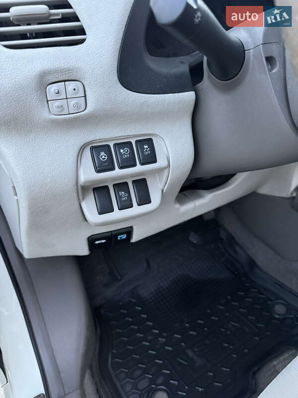 Хэтчбек Nissan Leaf 2011 в Виннице