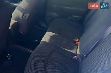 Хетчбек Nissan Leaf 2014 в  фото 21 Хетчбек Nissan Leaf 2014 в