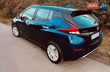 Хэтчбек Nissan Leaf 2019 в 