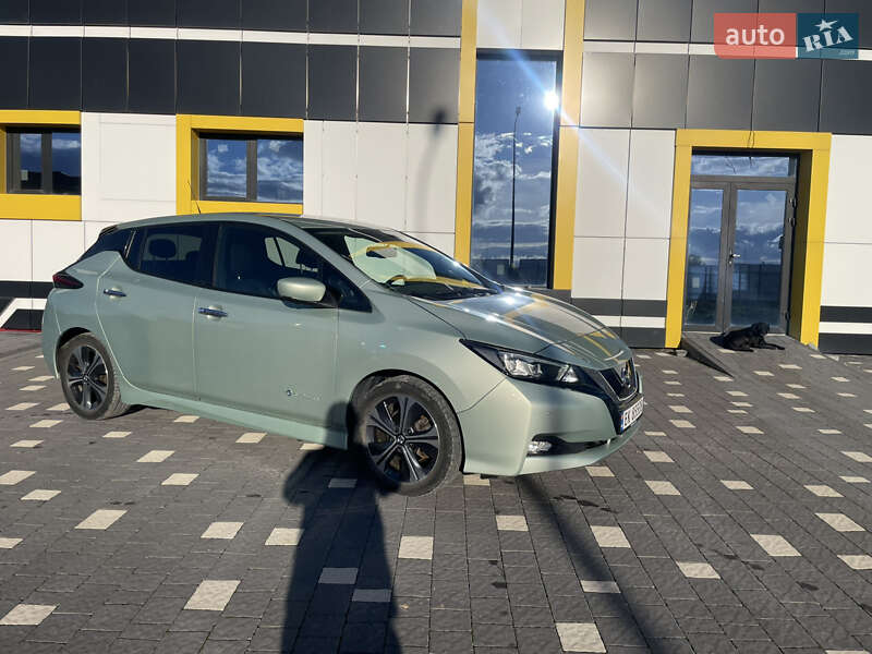 Хэтчбек Nissan Leaf 2018 в Тернополе