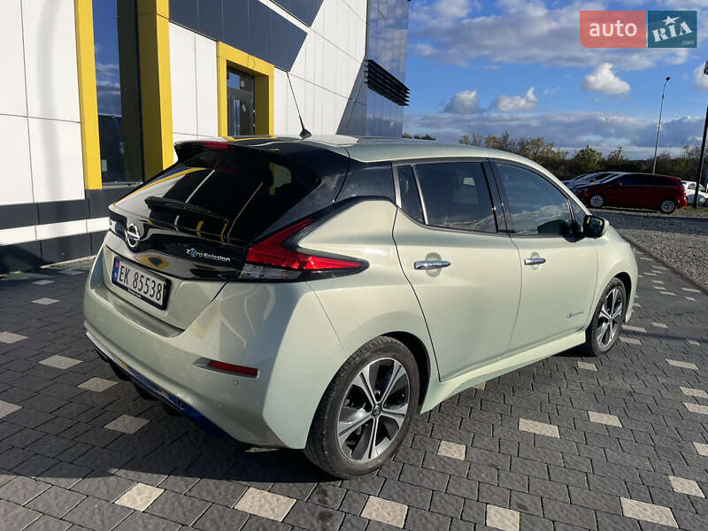 Хэтчбек Nissan Leaf 2018 в Тернополе