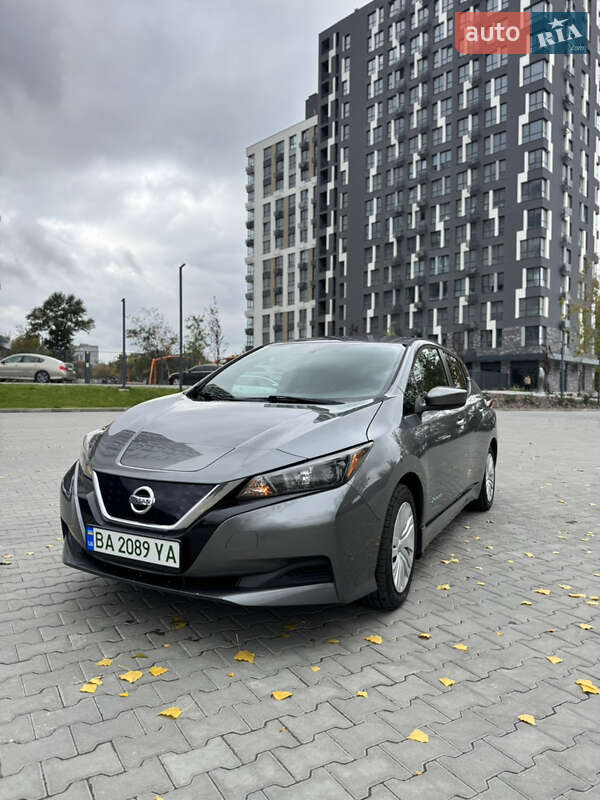 Хэтчбек Nissan Leaf 2018 в Кропивницком фото Хэтчбек Nissan Leaf 2018 в Кропивницком