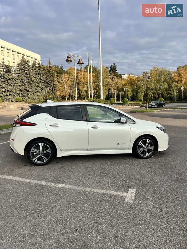 Хэтчбек Nissan Leaf 2018 в Ровно