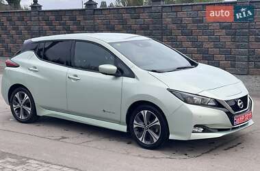 Хэтчбек Nissan Leaf 2018 в 