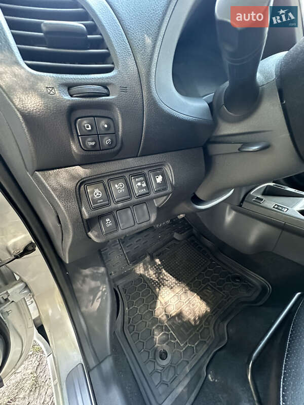 Хэтчбек Nissan Leaf 2014 в Сумах