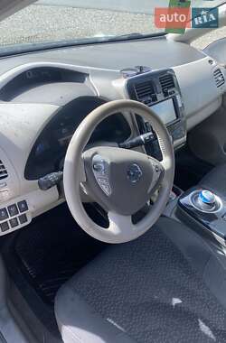 Хэтчбек Nissan Leaf 2012 в Косове