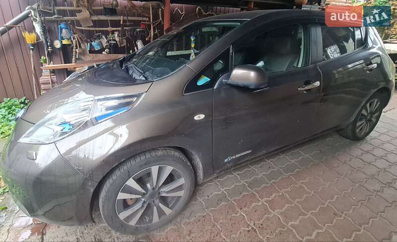 Хэтчбек Nissan Leaf 2017 в Киеве