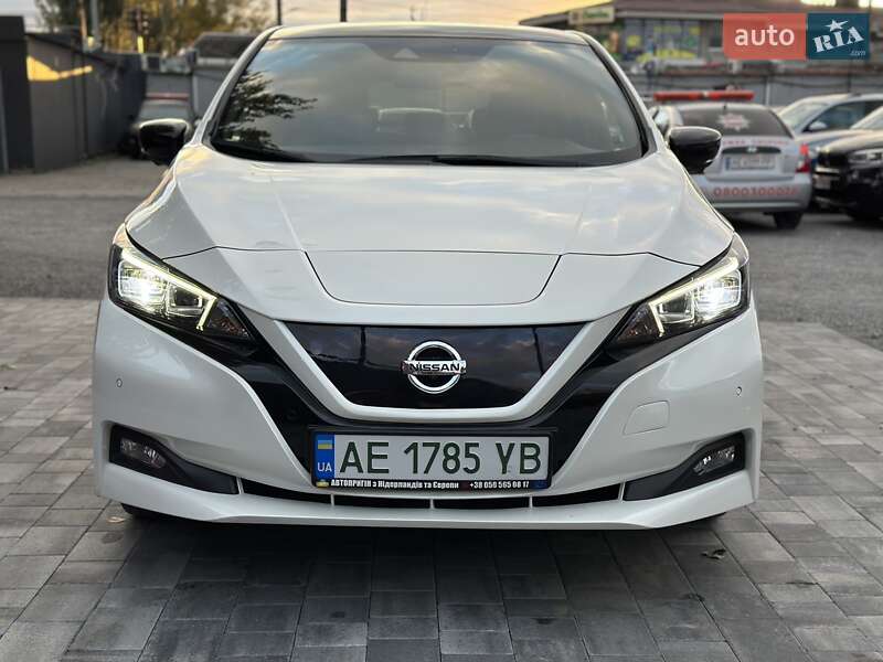 Хетчбек Nissan Leaf 2018 в Дніпрі