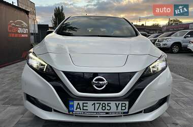 Хэтчбек Nissan Leaf 2018 в 