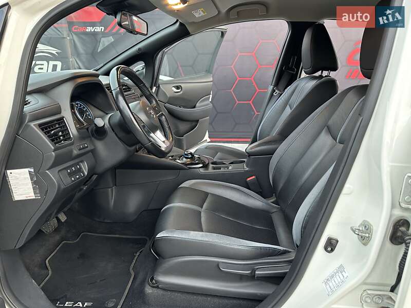 Хетчбек Nissan Leaf 2018 в Дніпрі