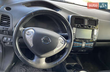 Хэтчбек Nissan Leaf 2015 в 