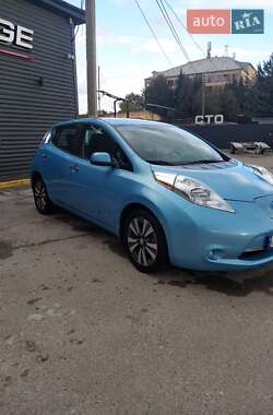 Хэтчбек Nissan Leaf 2015 в Тысменице