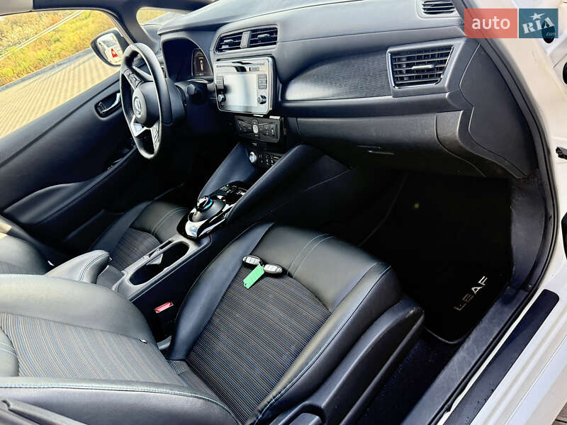 Хетчбек Nissan Leaf 2018 в Дніпрі фото 17 Хетчбек Nissan Leaf 2018 в Дніпрі