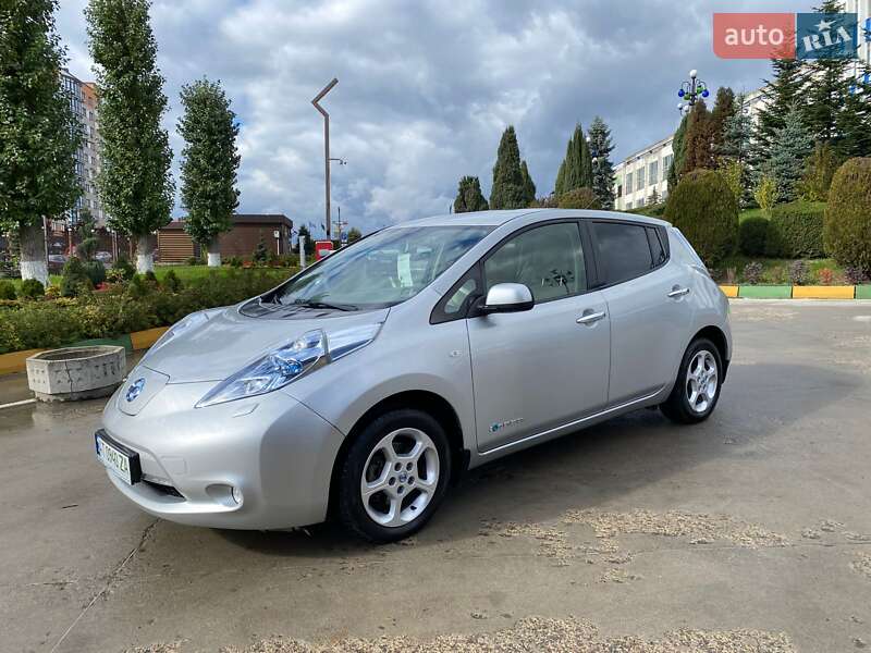 Хэтчбек Nissan Leaf 2012 в Ивано-Франковске