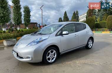 Хэтчбек Nissan Leaf 2012 в 