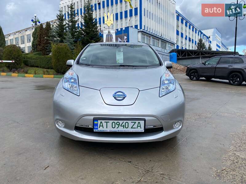 Хэтчбек Nissan Leaf 2012 в Ивано-Франковске