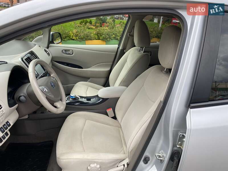Хэтчбек Nissan Leaf 2012 в Ивано-Франковске