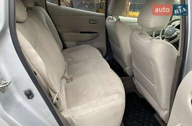 Хэтчбек Nissan Leaf 2012 в 