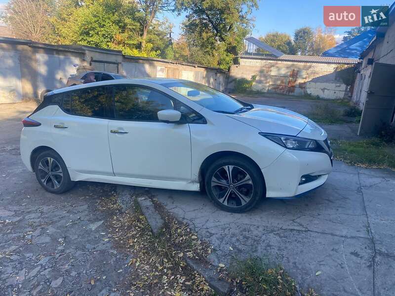 Хетчбек Nissan Leaf 2019 в Кам'янському
