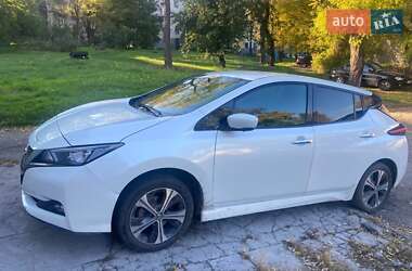 Хэтчбек Nissan Leaf 2019 в Каменском