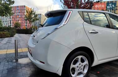 Хэтчбек Nissan Leaf 2014 в 