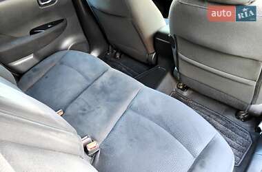 Хэтчбек Nissan Leaf 2014 в 